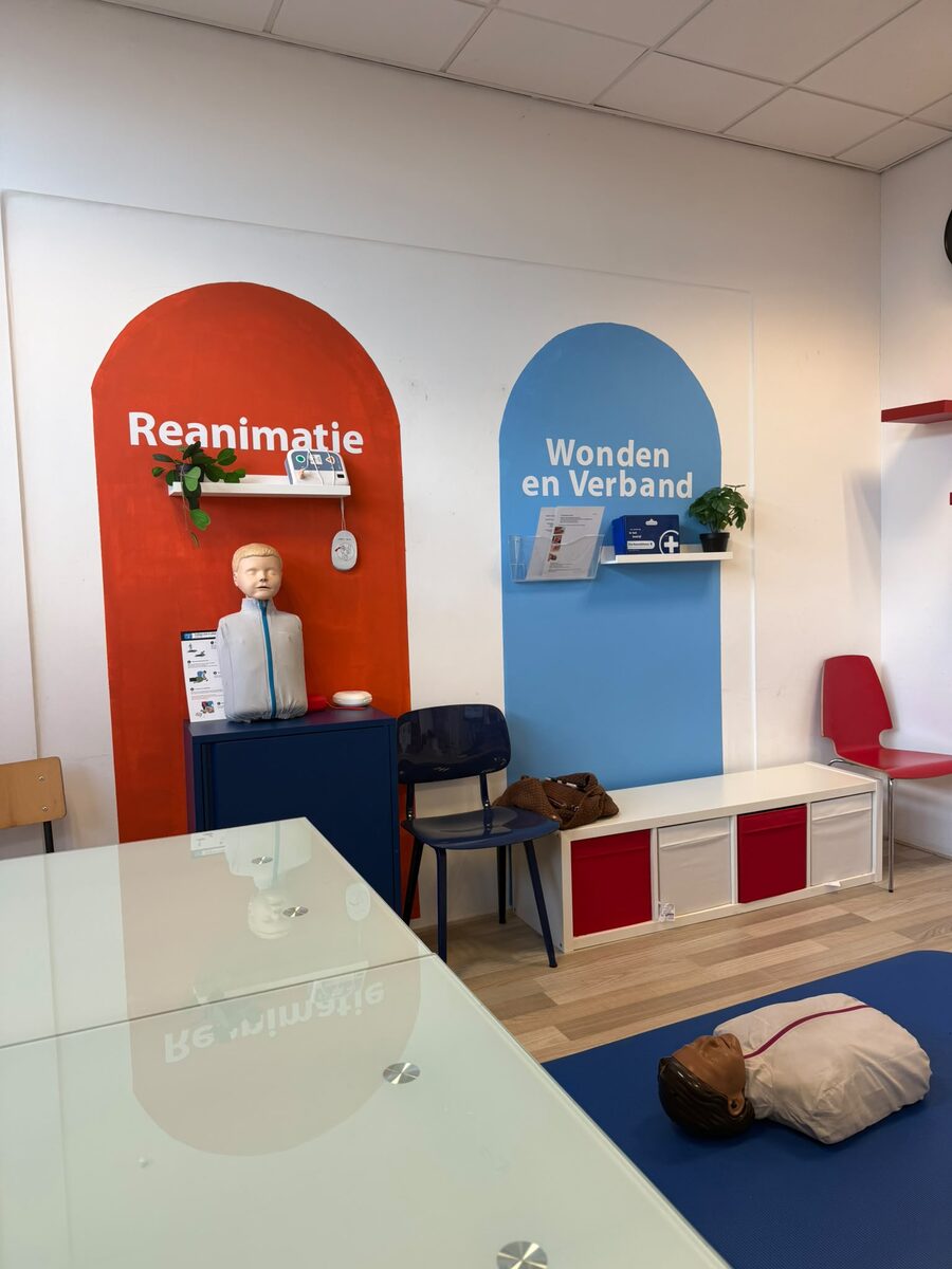 Praktijkhoek Reanimatie en Wonden en Verband bij RBHV Training